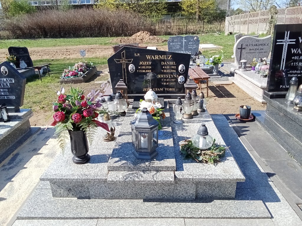 Grób Józef Warmuz