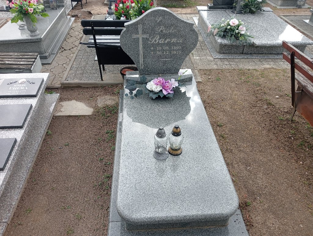 Grób Piotr Barna