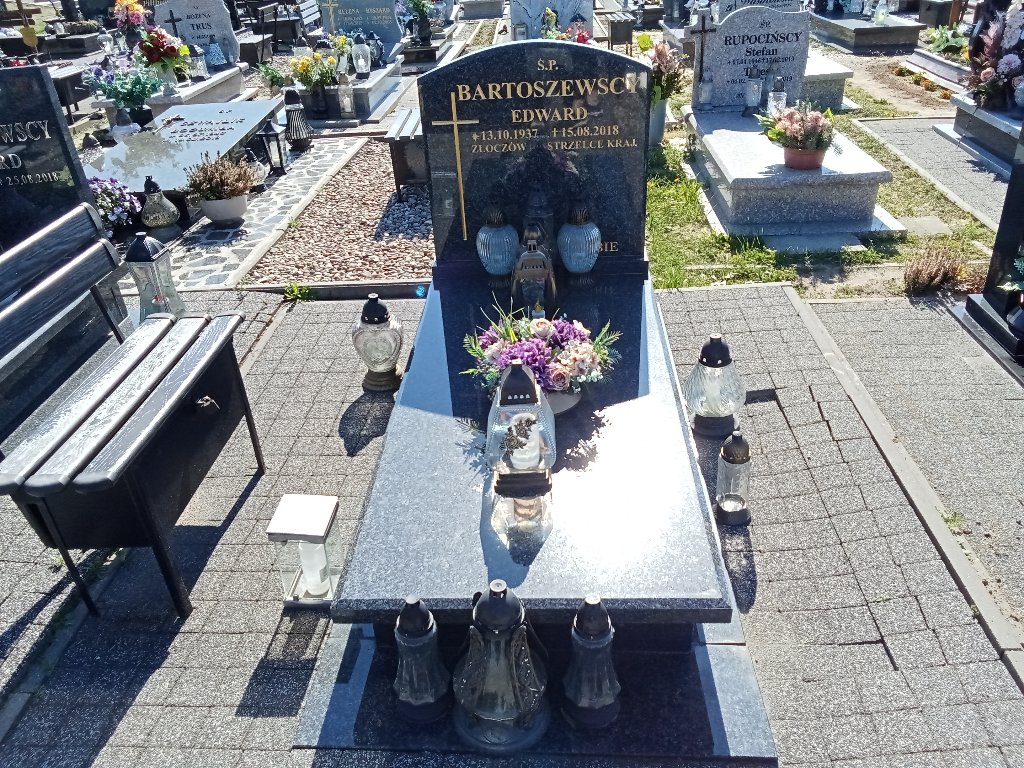Grób Edward Bartoszewski